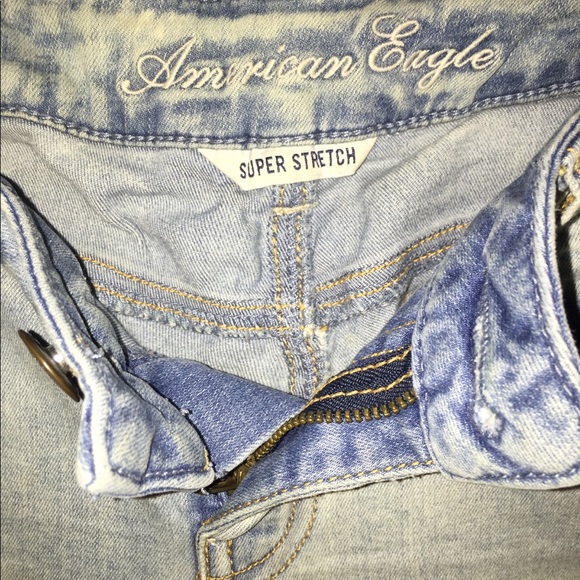 American Eagle light wash jeans - Picture 3 of 4